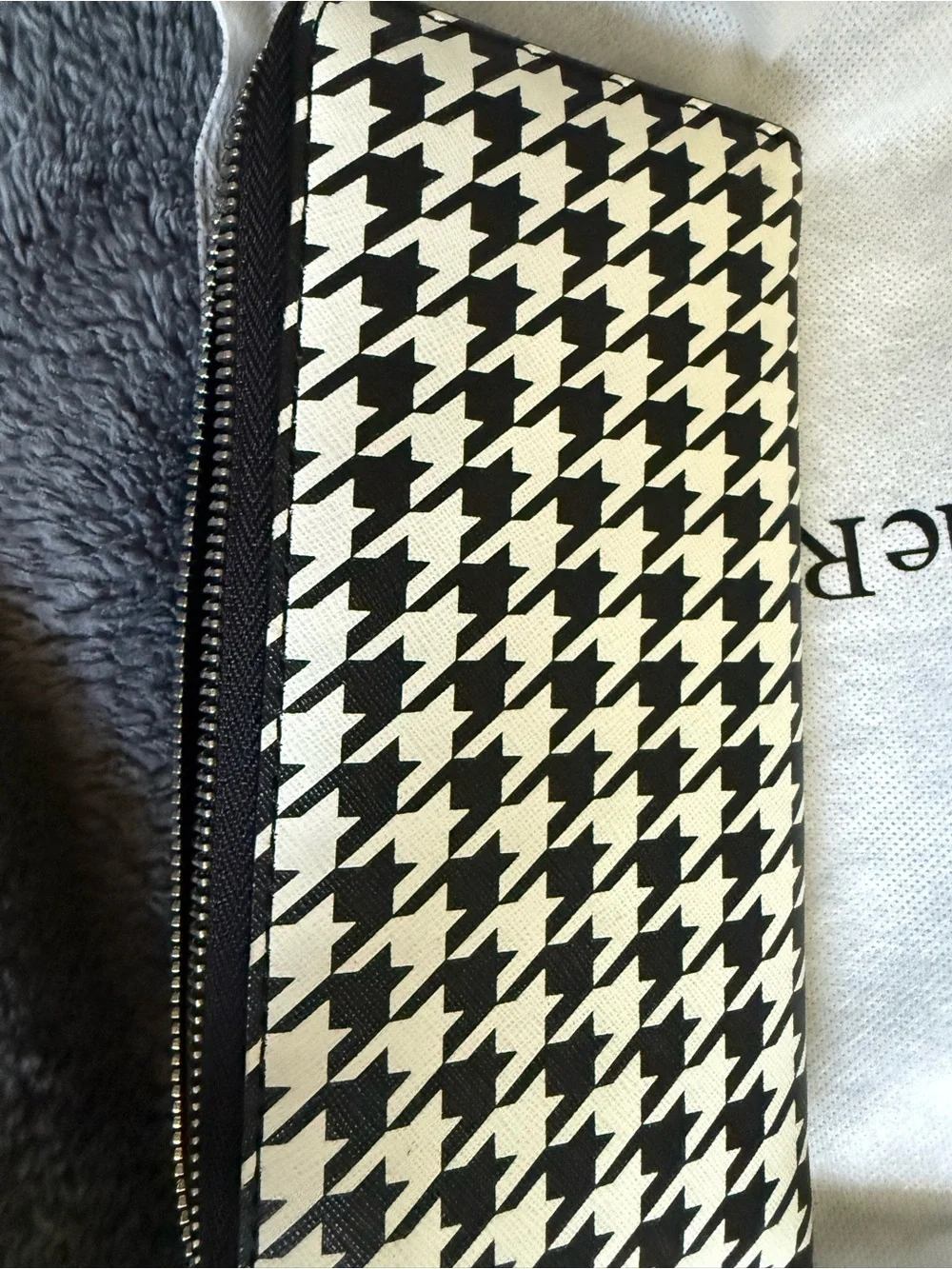 Michael Kors Black & White Houndstooth Zip-Around Wallet